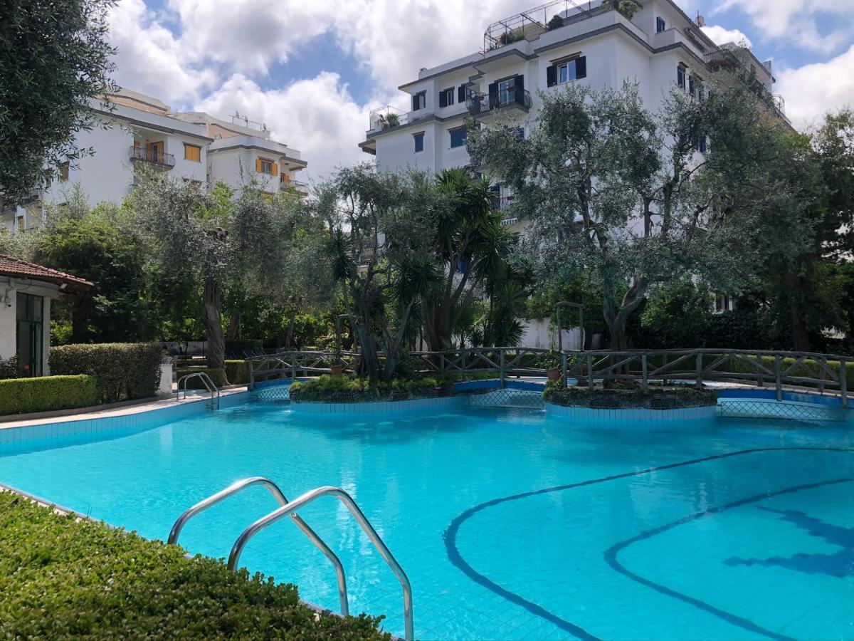 Casa Mami - Luxury Apartment And Pool - Sorrento Eksteriør billede